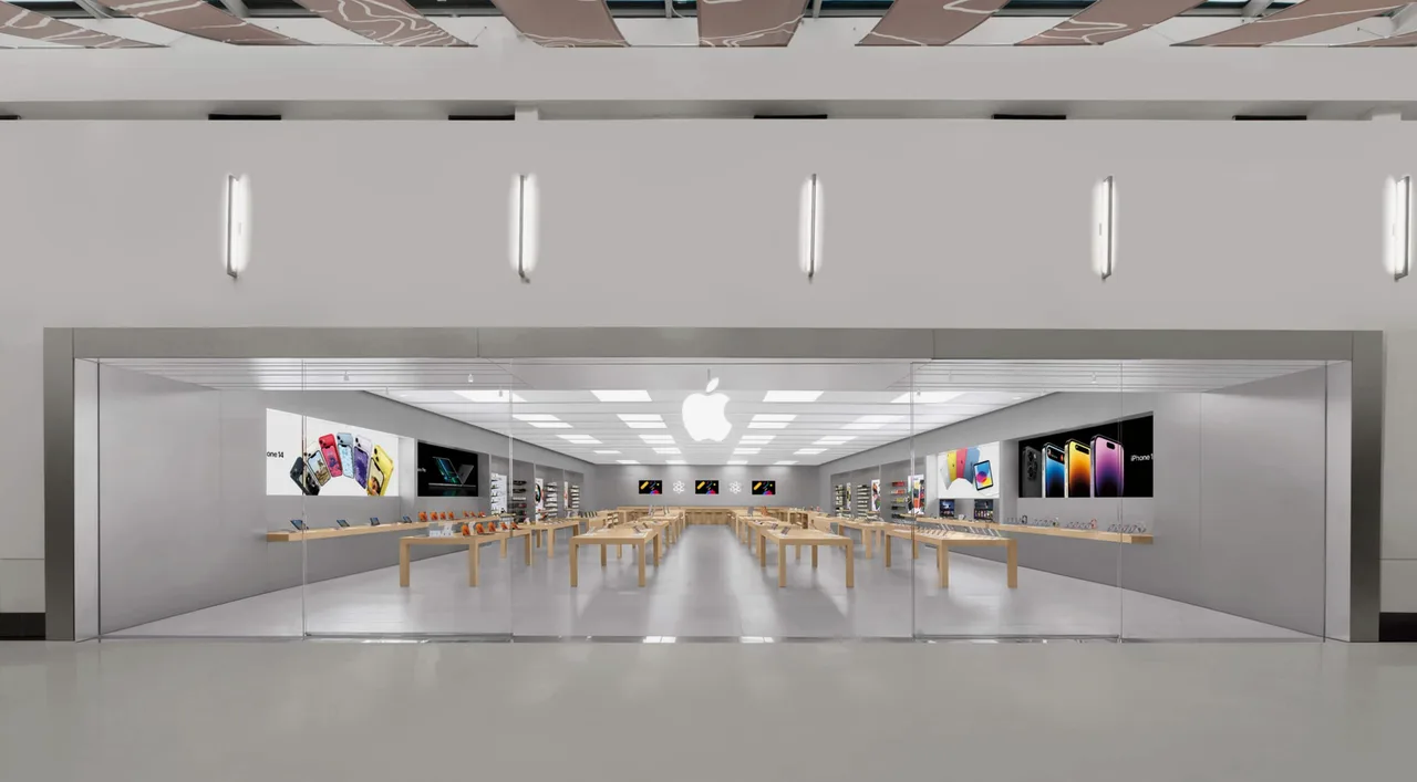 Apple Shuts 3 US Stores: Union Busting or Just Bad Malls?